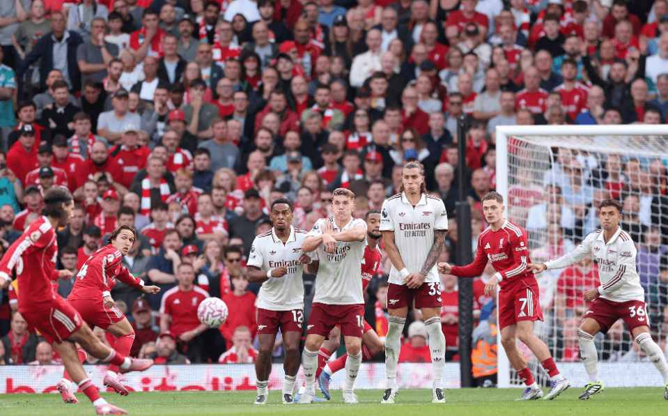 重庆铜梁龙冲超成功，重庆足球时隔4个赛季重返中超（重庆铜梁龙成功升超，重庆足球时隔四个赛季再战中超）