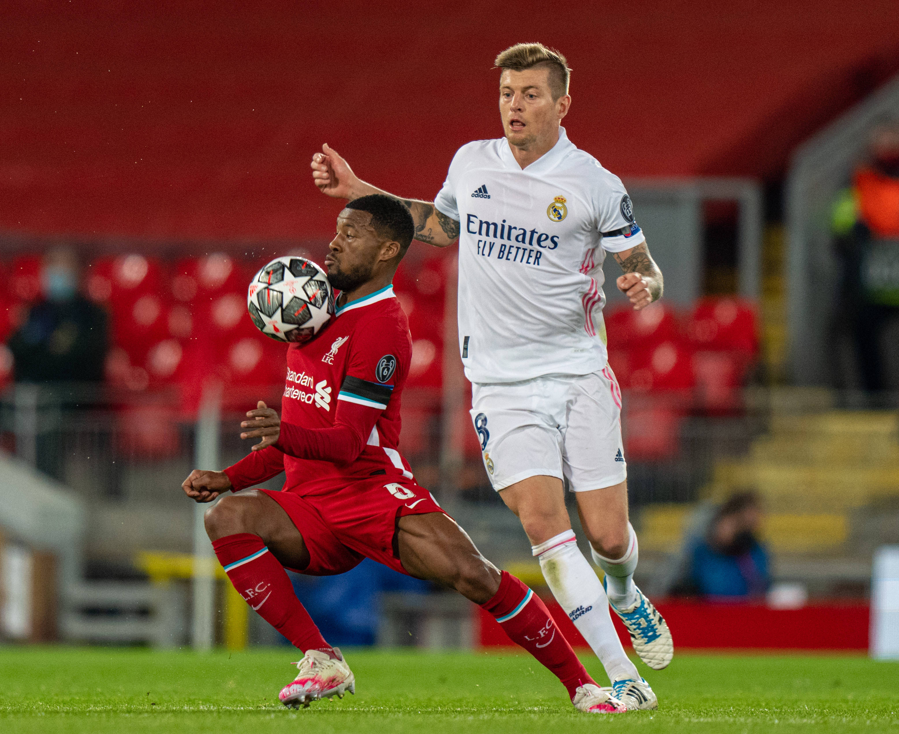 都体：尤文将采用四后卫体系，斯帕莱蒂计划推行4-3-2-1阵型（都体：尤文将改用四后卫，斯帕莱蒂欲推行4-3-2-1阵型）