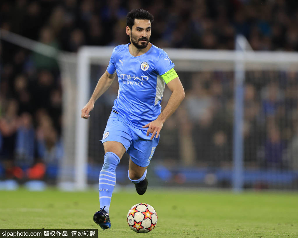 恩德里克被罚下时，维尼修斯：你再多掏牌，把所有人都罚下（恩德里克染红之时，维尼修斯怒斥裁判：你继续掏牌，把所有人都罚下）