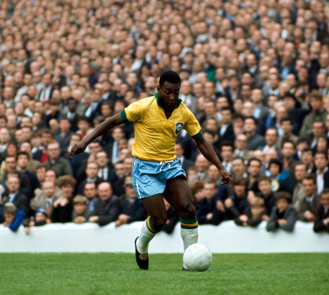 国家队下场！埃及足协官方力挺萨拉赫：埃及国王，你永不独行！（官方发声！埃及足协力挺萨拉赫：法老之王，绝不独行！）