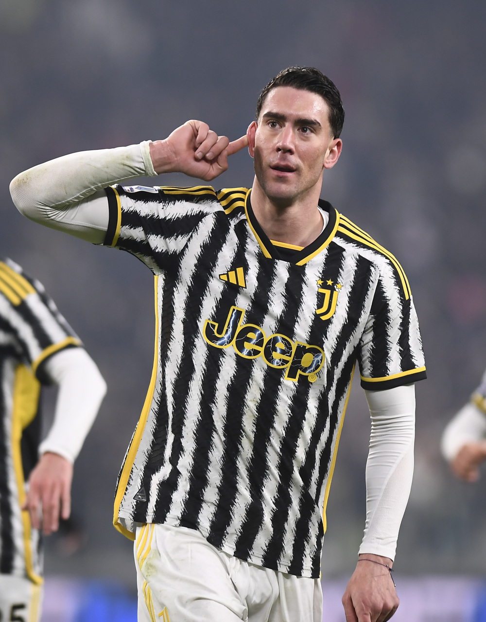 6场贡献9球1助攻，卡扎伊什维利当选中超9／10月最佳球员（6战斩9球+1助，卡扎伊什维利荣膺中超9-10月最佳球员）